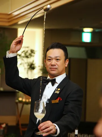 宴会サービス課 半田 和弘